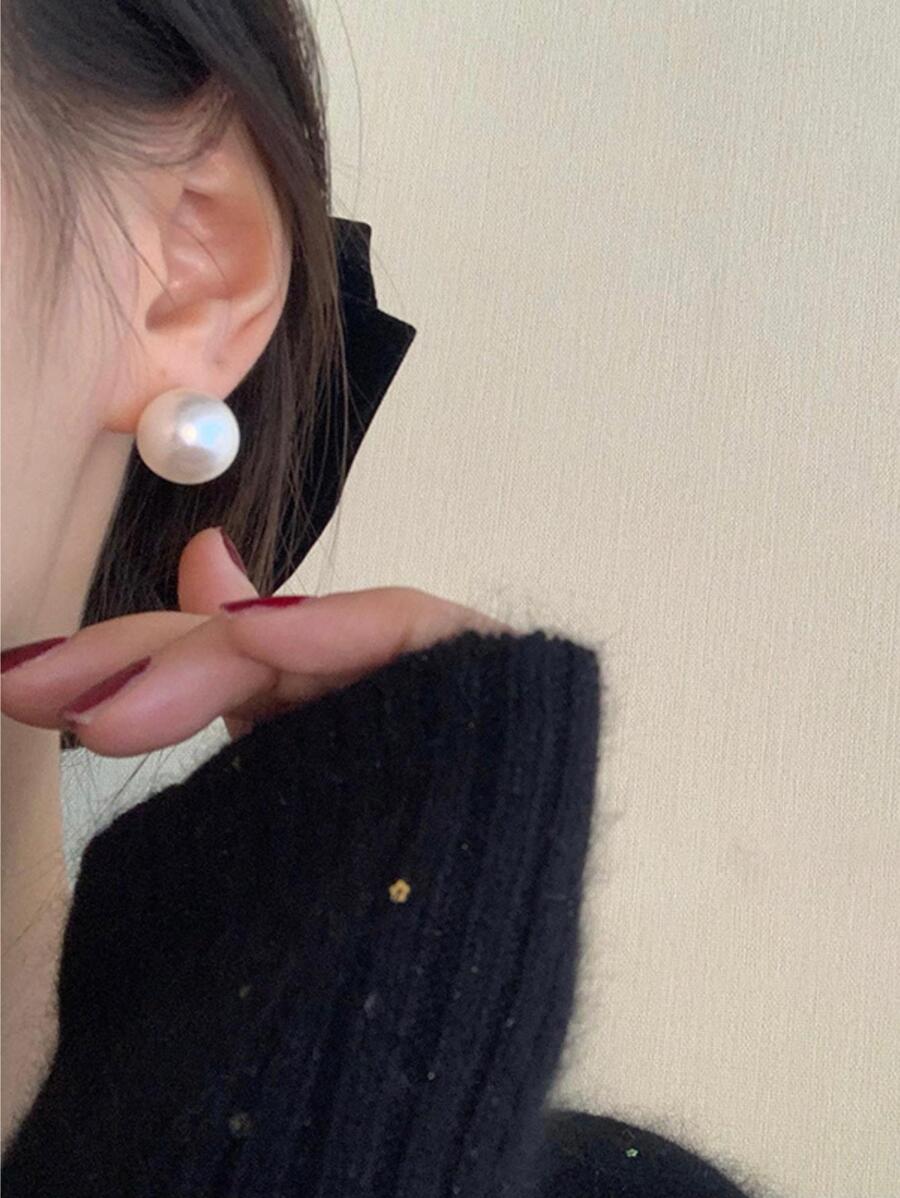 人造珍珠裝飾耳環 - 銀色 - 查看 1