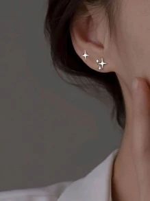 Star Stud Earrings - Silver - View 1