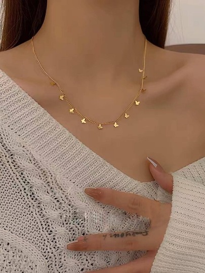 Collar de cadena con diseño de mariposa