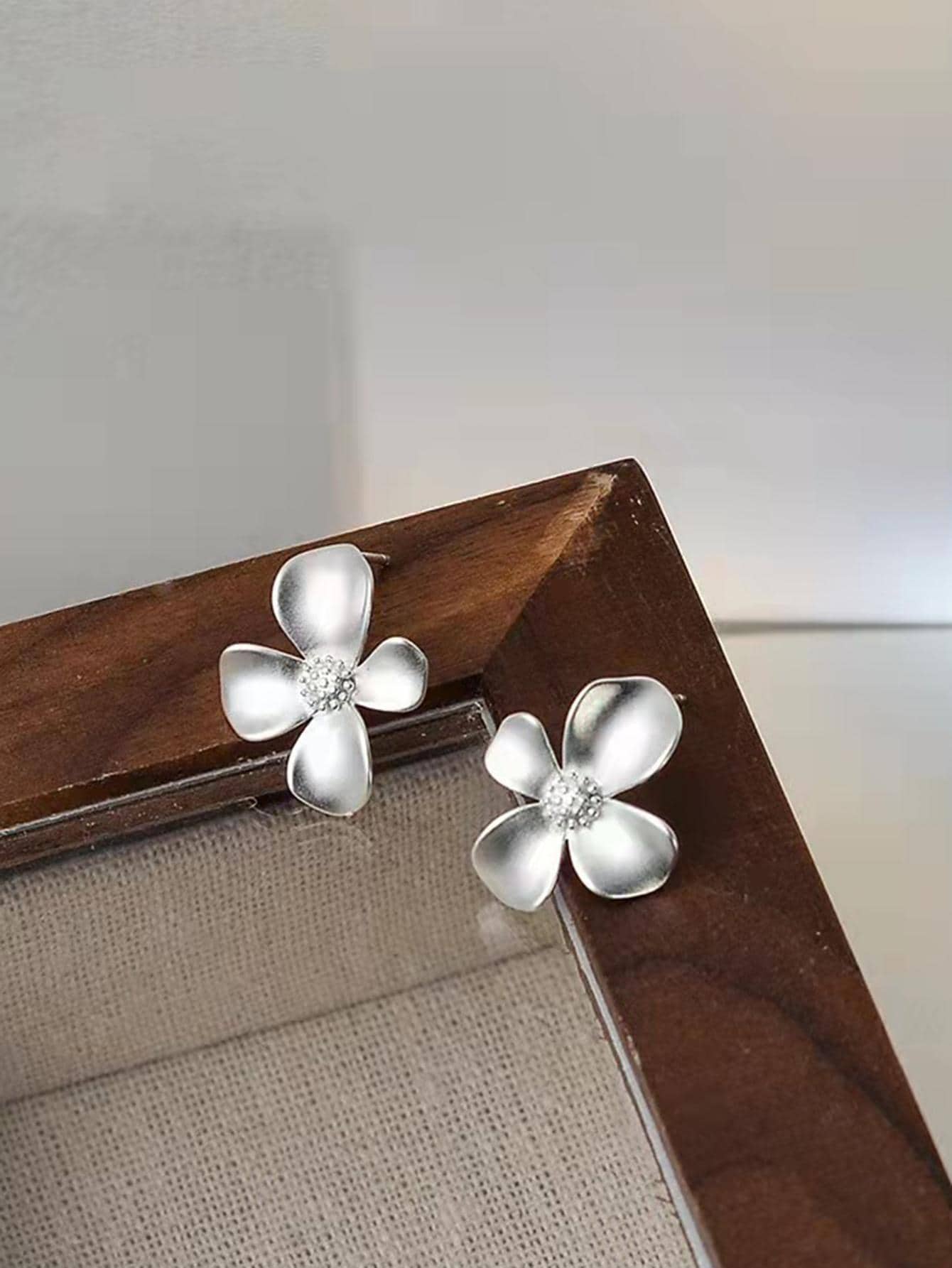 花耳釘 - 銀色 - 查看 1