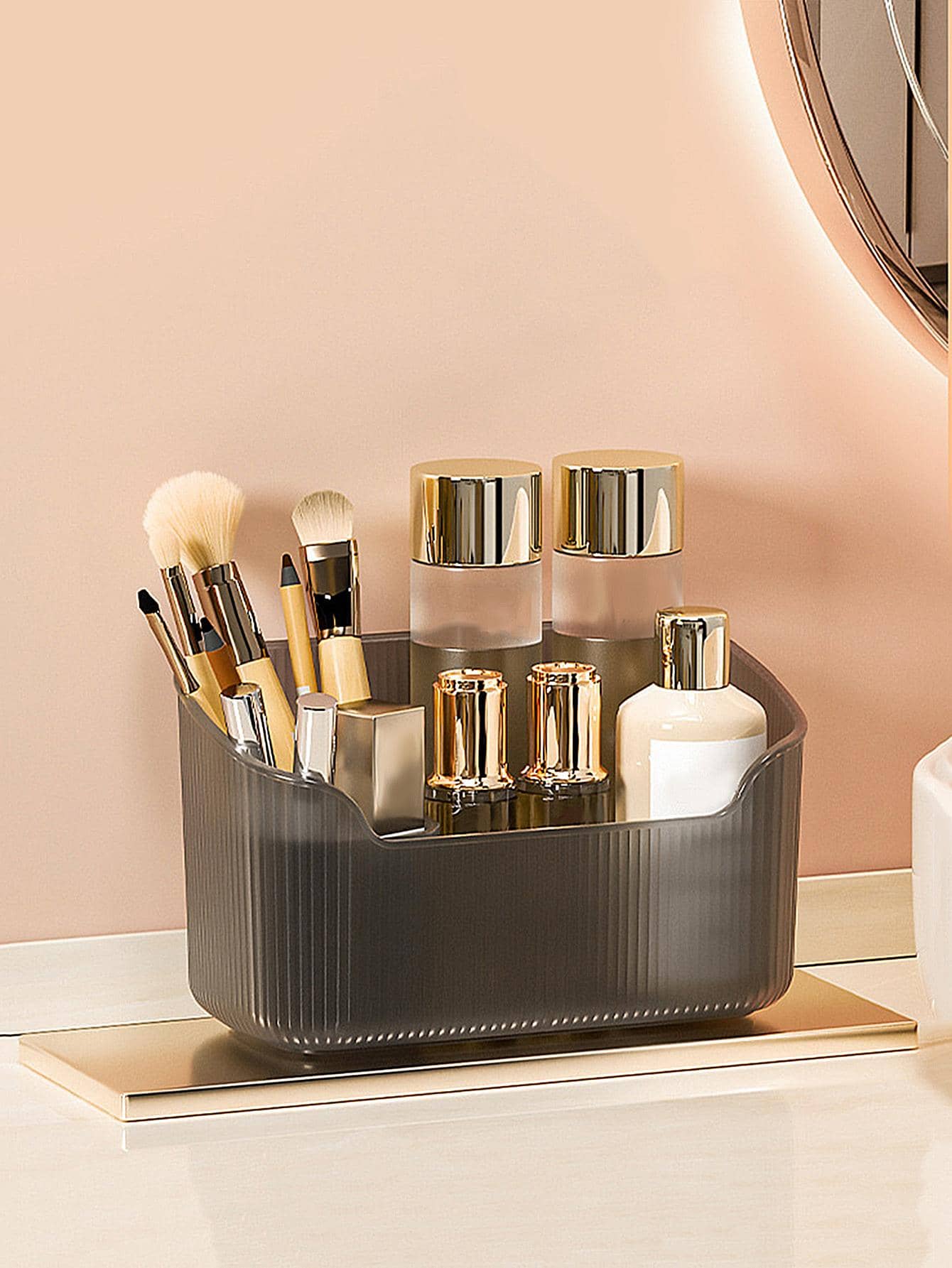 1 hộp lưu trữ máy tính để bàn nhiều lưới