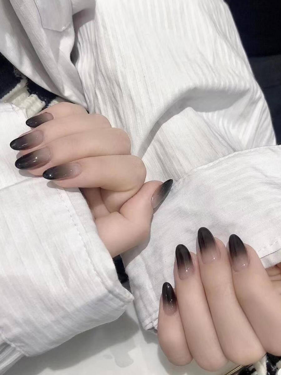 24 件短杏仁形按压指甲，渐变黑色指甲贴，1 件果冻凝胶，万圣节主题