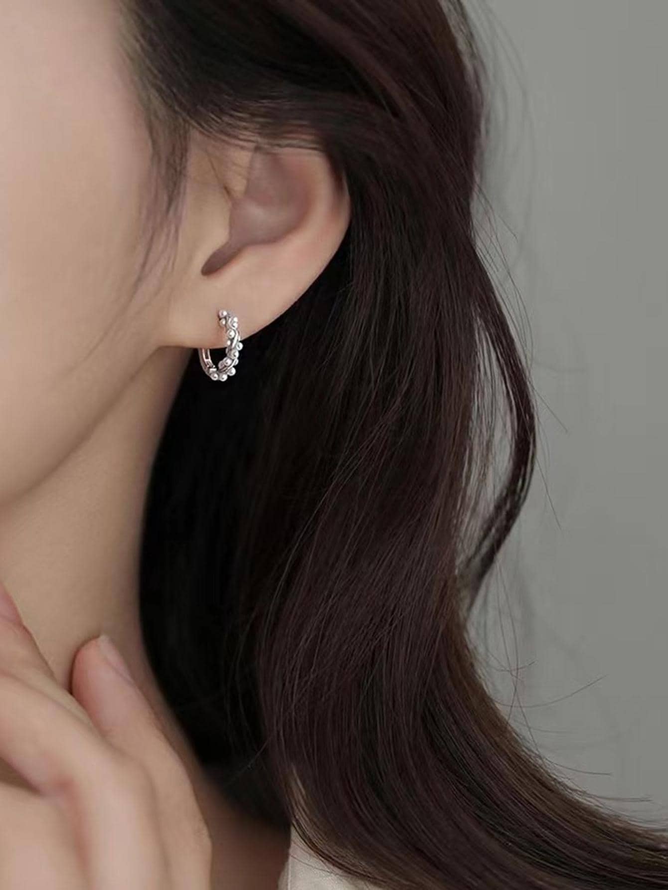 Hoa tai vòng xoắn thiết kế - Nhiều màu - Xem 1