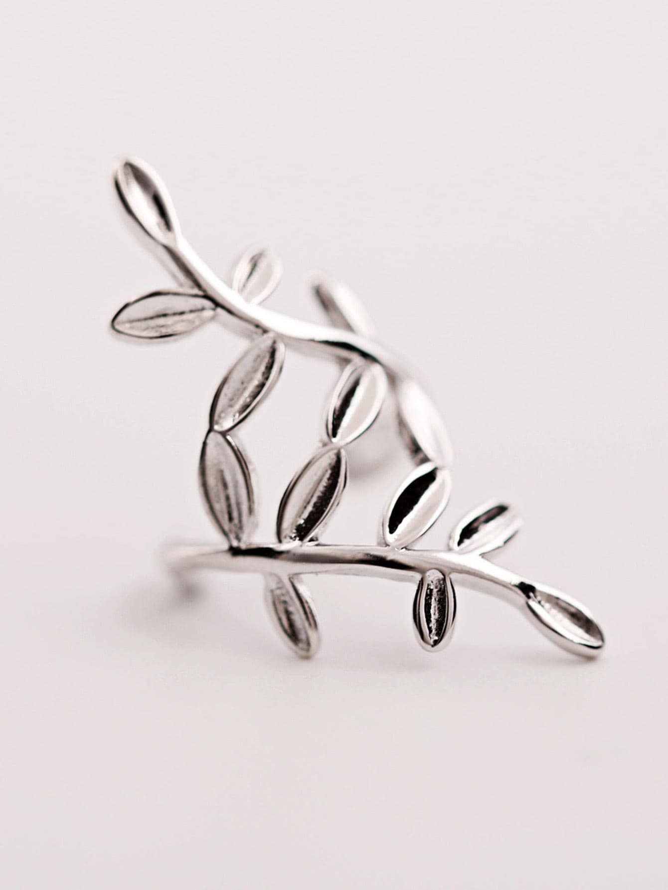 1 vòng bít tai thiết kế hình chiếc lá - Bạc - Xem 1