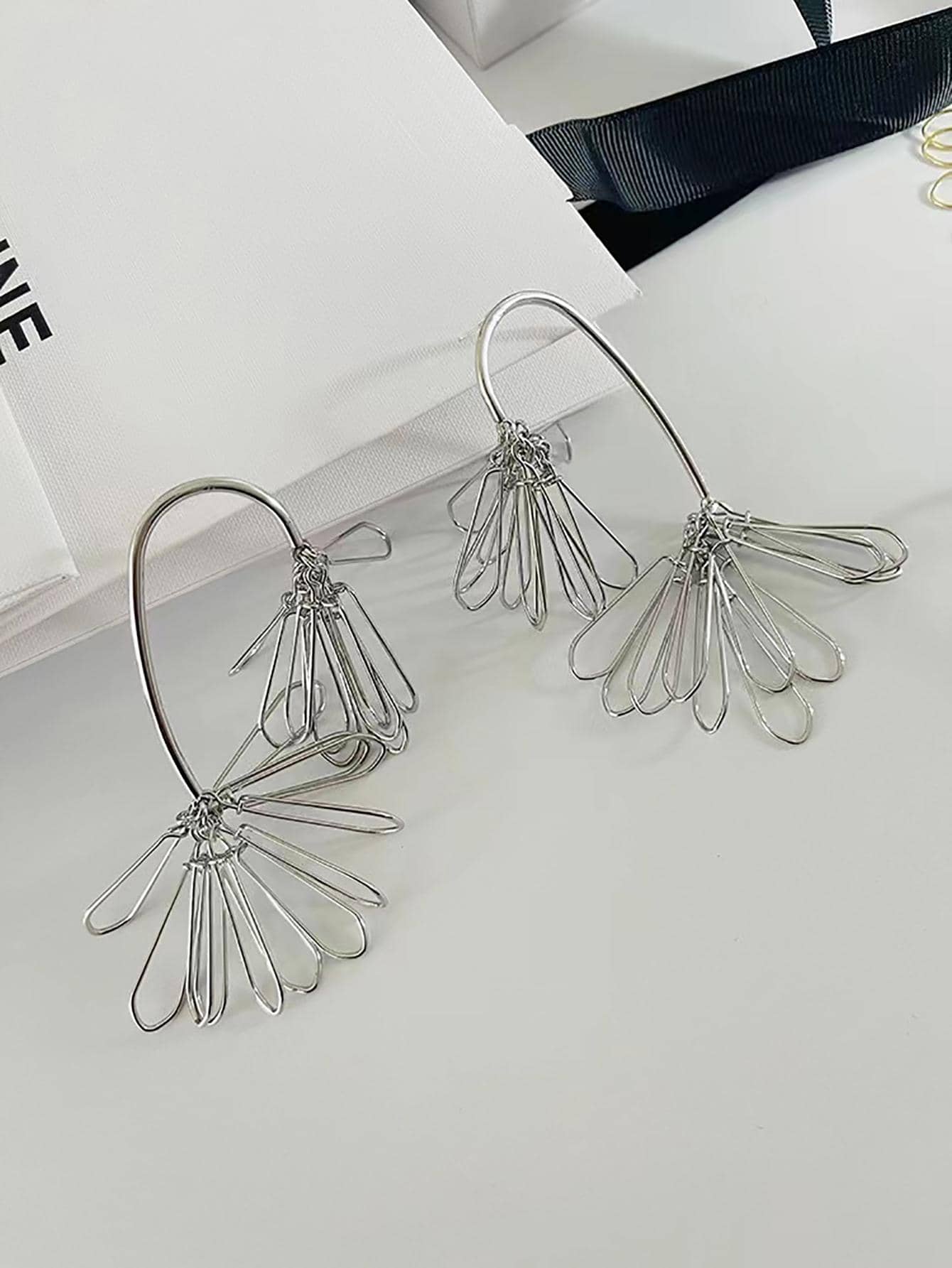 花耳墜 - 銀色 - 查看 1