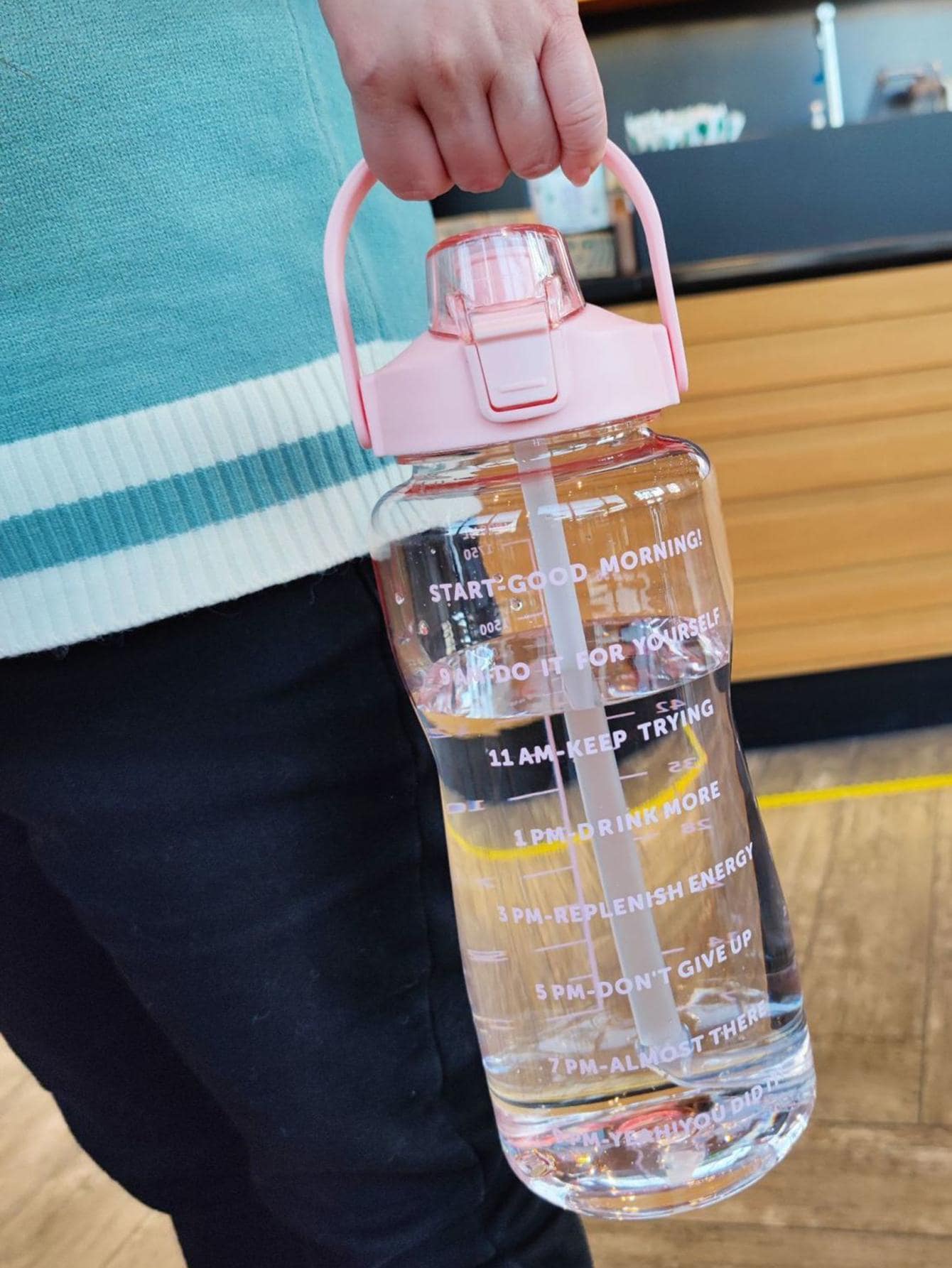 1 pièce Bouteille D'Eau En Plastique Eau Moderne Graphique De Slogan Pour Domicile - Rose bonbon - Voir 2