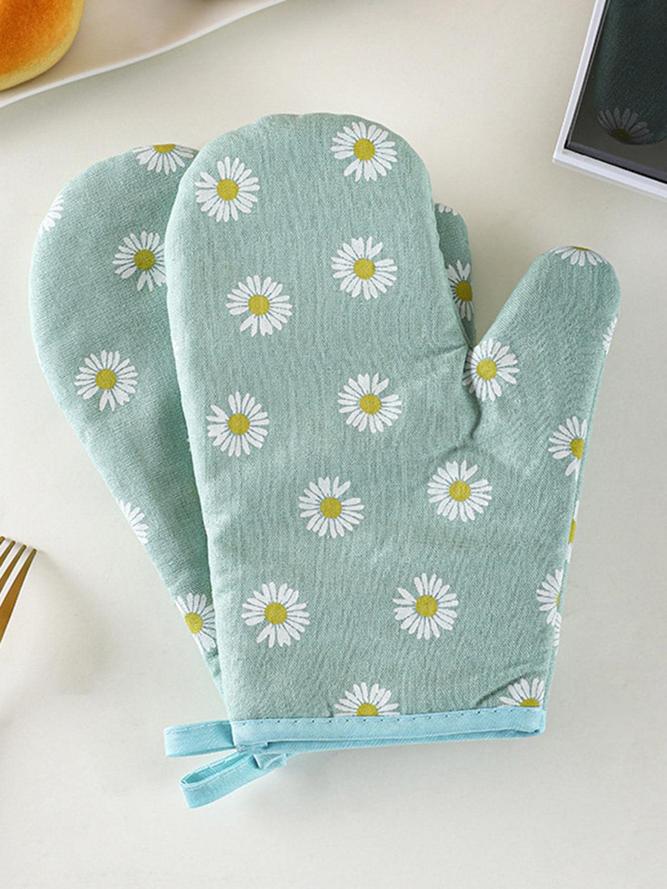 1pc Microwave Insulation Glove, Heat Resistant Oven Glove, High Temperature Kitchen Baking Glove With Colorful Leaf Pattern, Heat Insulation Baking/Oven/Grill Glove