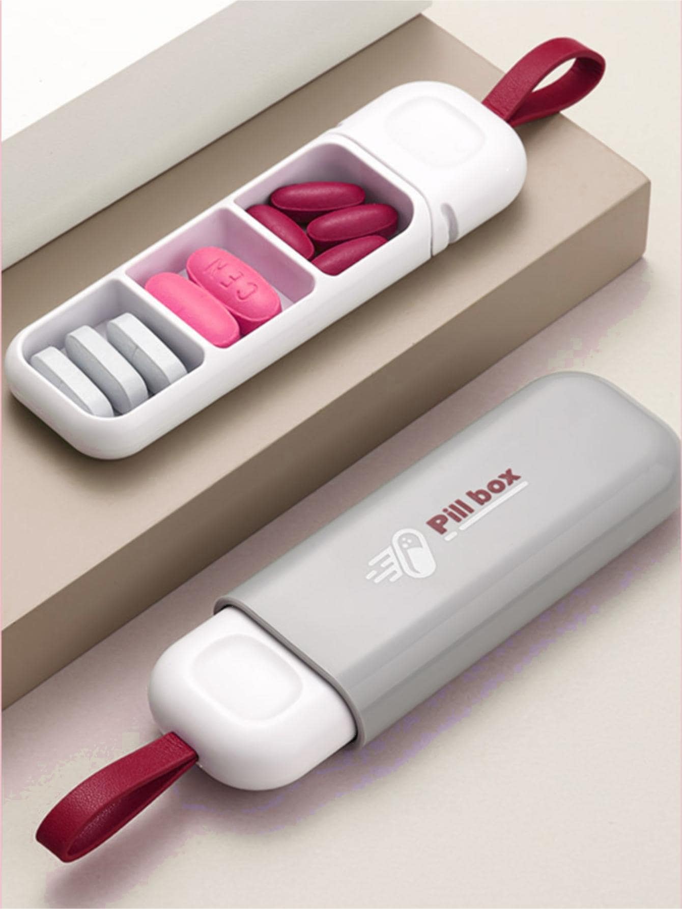 1个字母图案药品收纳盒 - 米色 - 查看 1