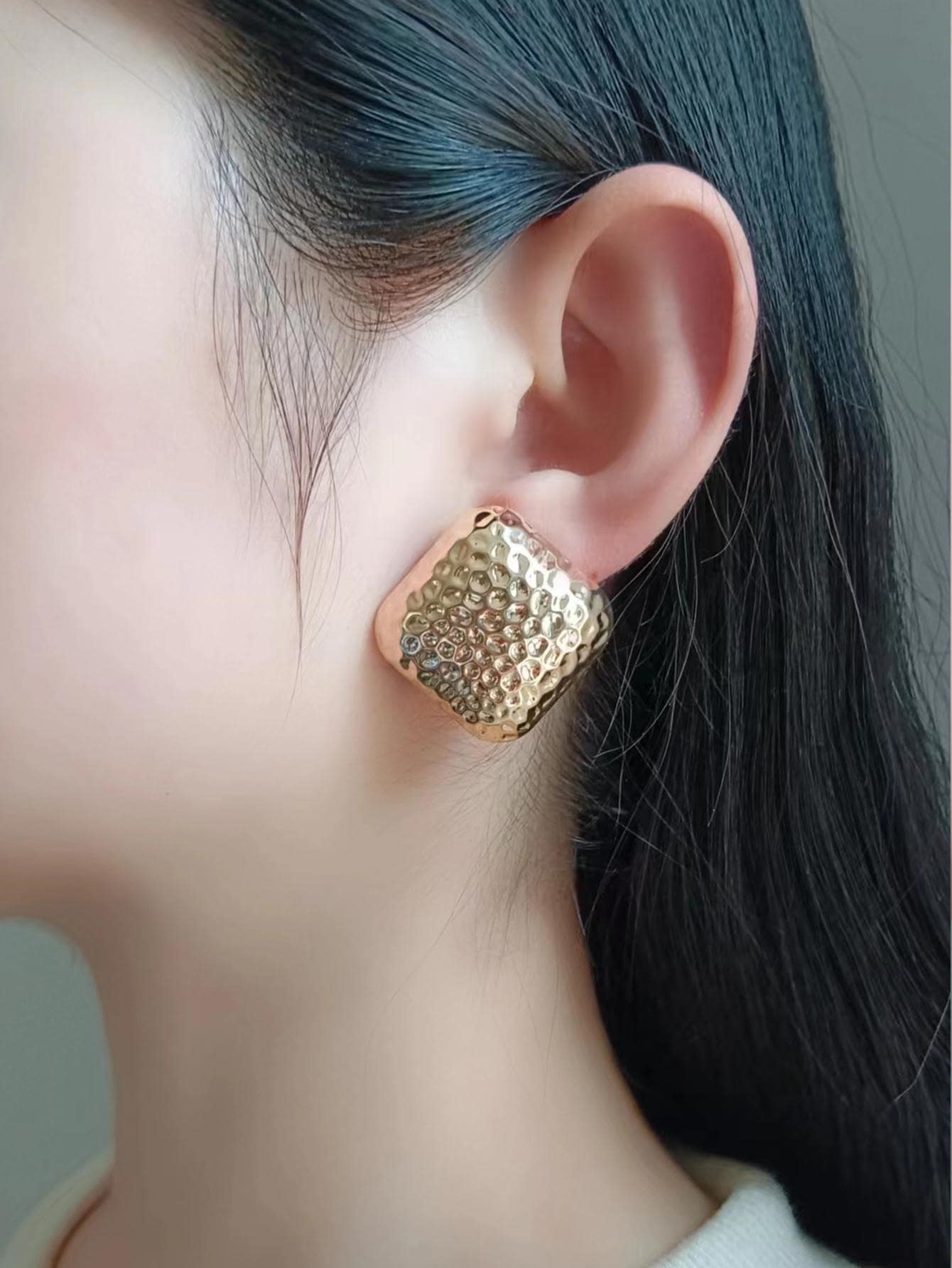 Bông tai hình vuông kết cấu - Vàng - Xem 1