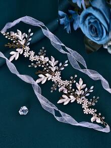 Pas ślubny z dekoracją z kryształków górskich