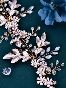 Pas ślubny z dekoracją z kryształków górskich