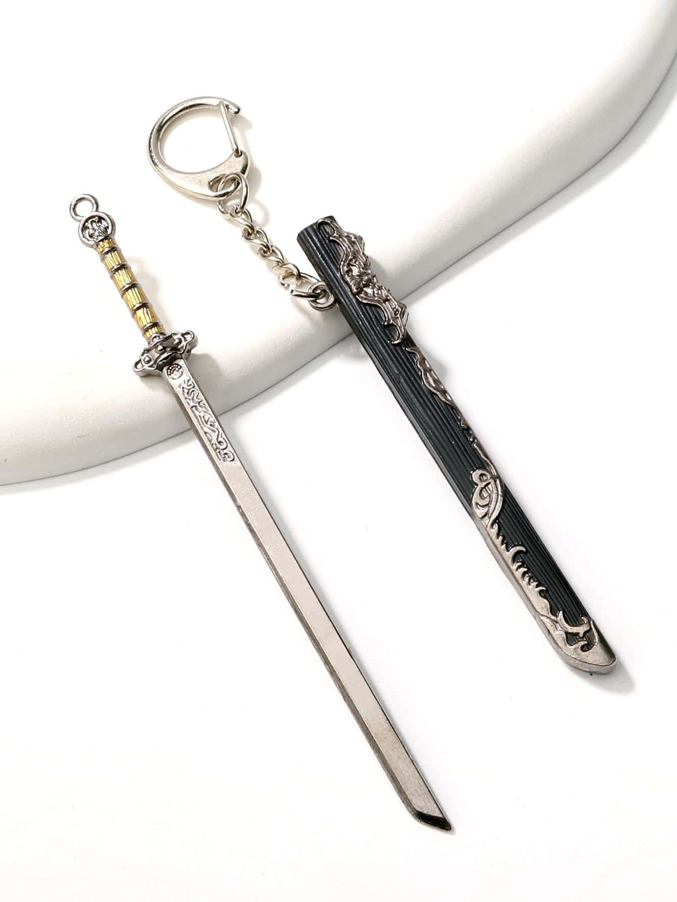 1pc Men Vintage Sword Design Keychain - Multicolor - View 1