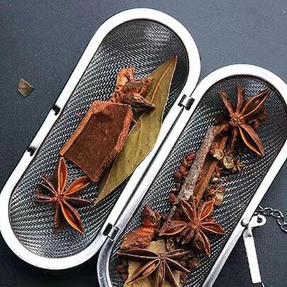 1 cái lọc gia vị bằng thép không gỉ