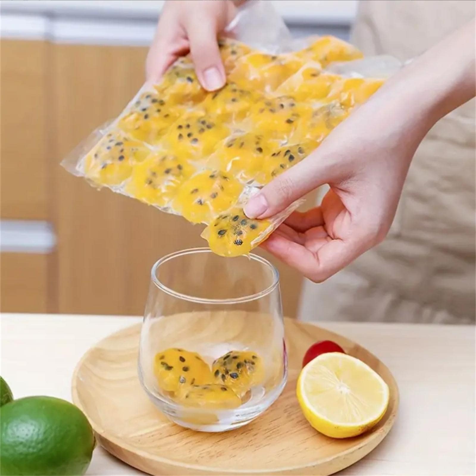1set Disposable Transparent Ice Bag, Kitchen Bar Self-sealing Ice Cube Mold Bag - White - View 1