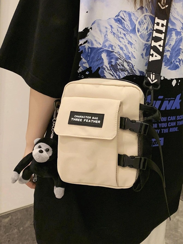 バッグチャーム付きミニメンズレターパッチディテールスクエア