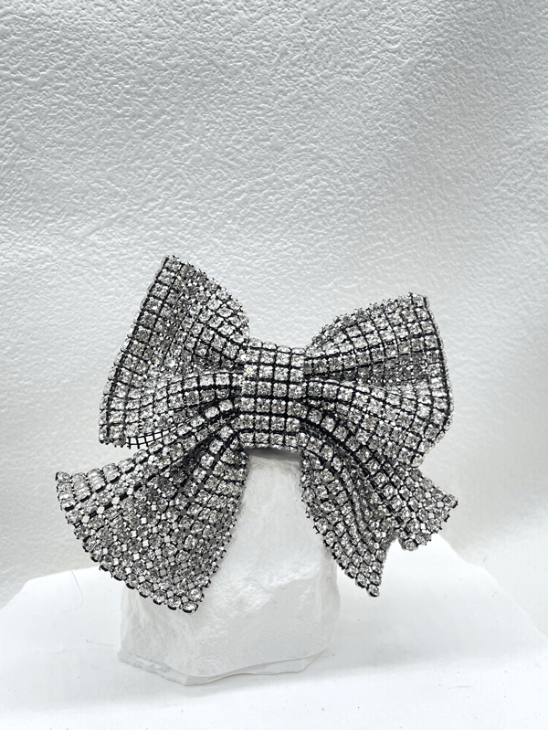 Broche con decoración de lazo de strass para el Día de San Valentín