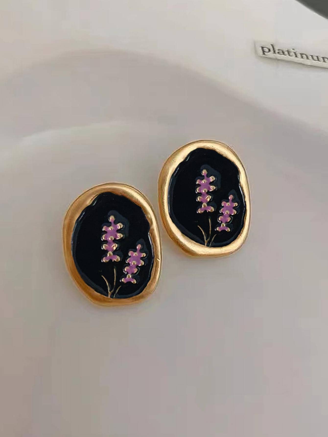 花細節橢圓形耳釘 - 黑色 - 查看 1