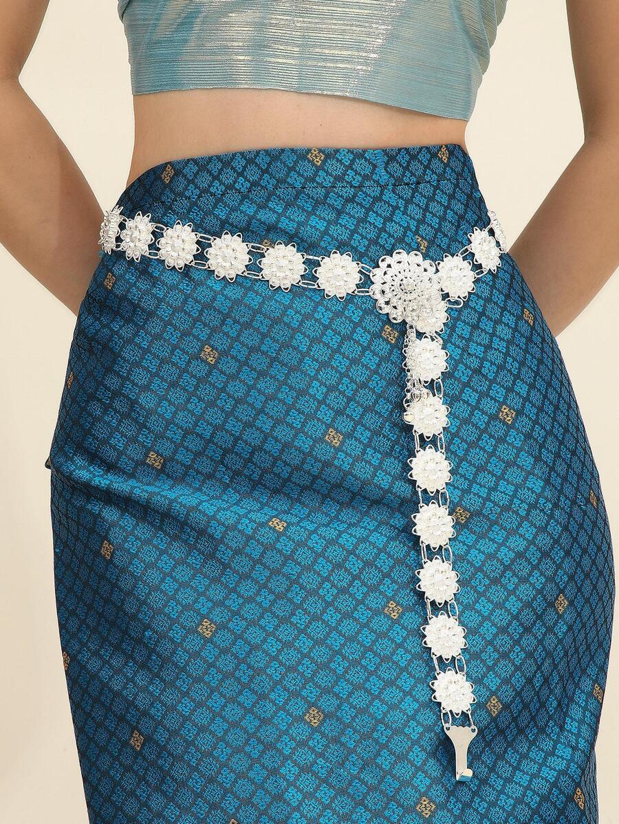 Mujer 1 pieza Cinturón de cadena con diseño de flor vintage para Decoración de vestido - Plateado - Ver 1