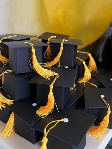 5pcs/set Paper Packaging Box, Creative Tassel Decor Graduation Hat Design Candy Packaging Box For Graduation Party