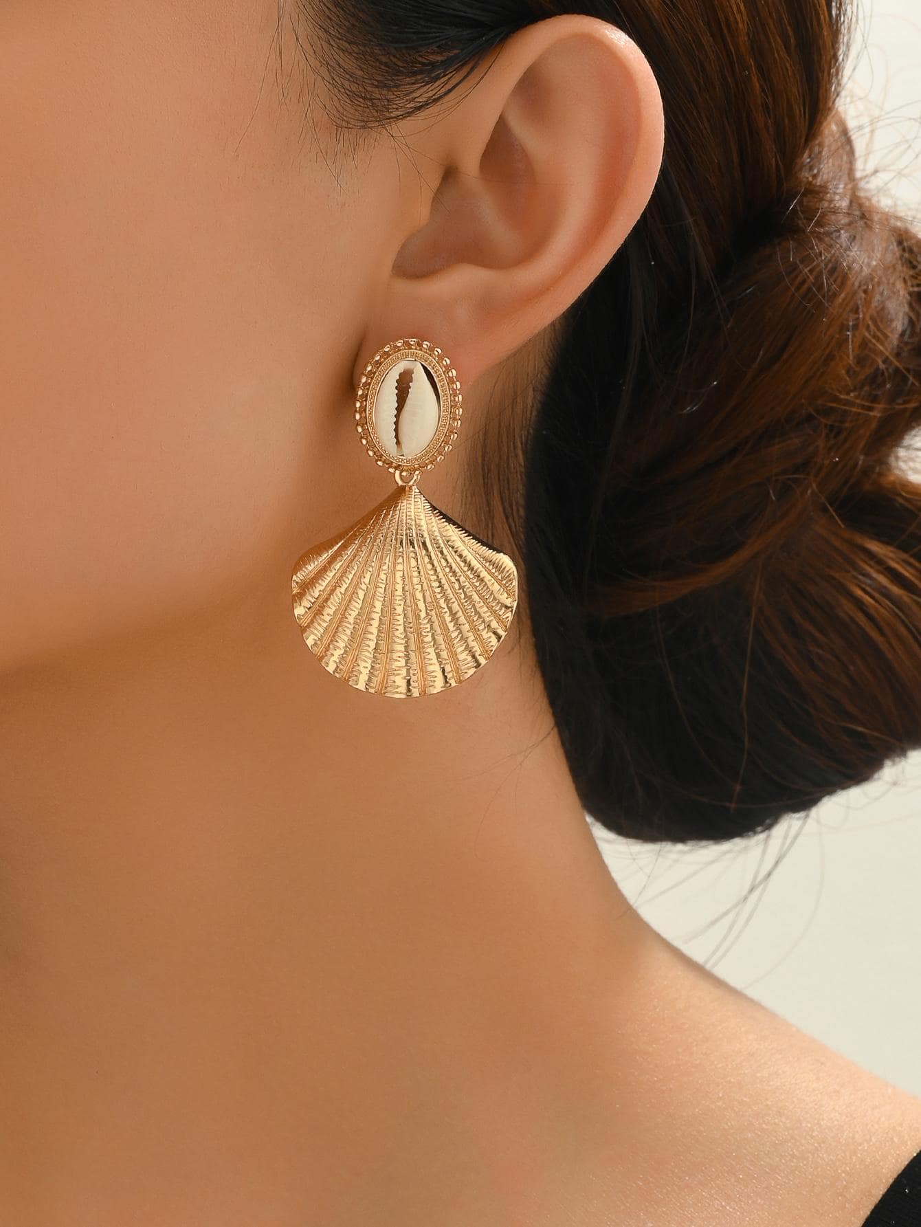 Hoa tai vỏ sò - Vàng - Xem 1