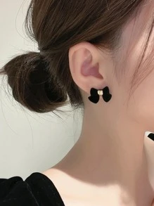 Pendientes con diseño de lazo - Negro - Ver 3