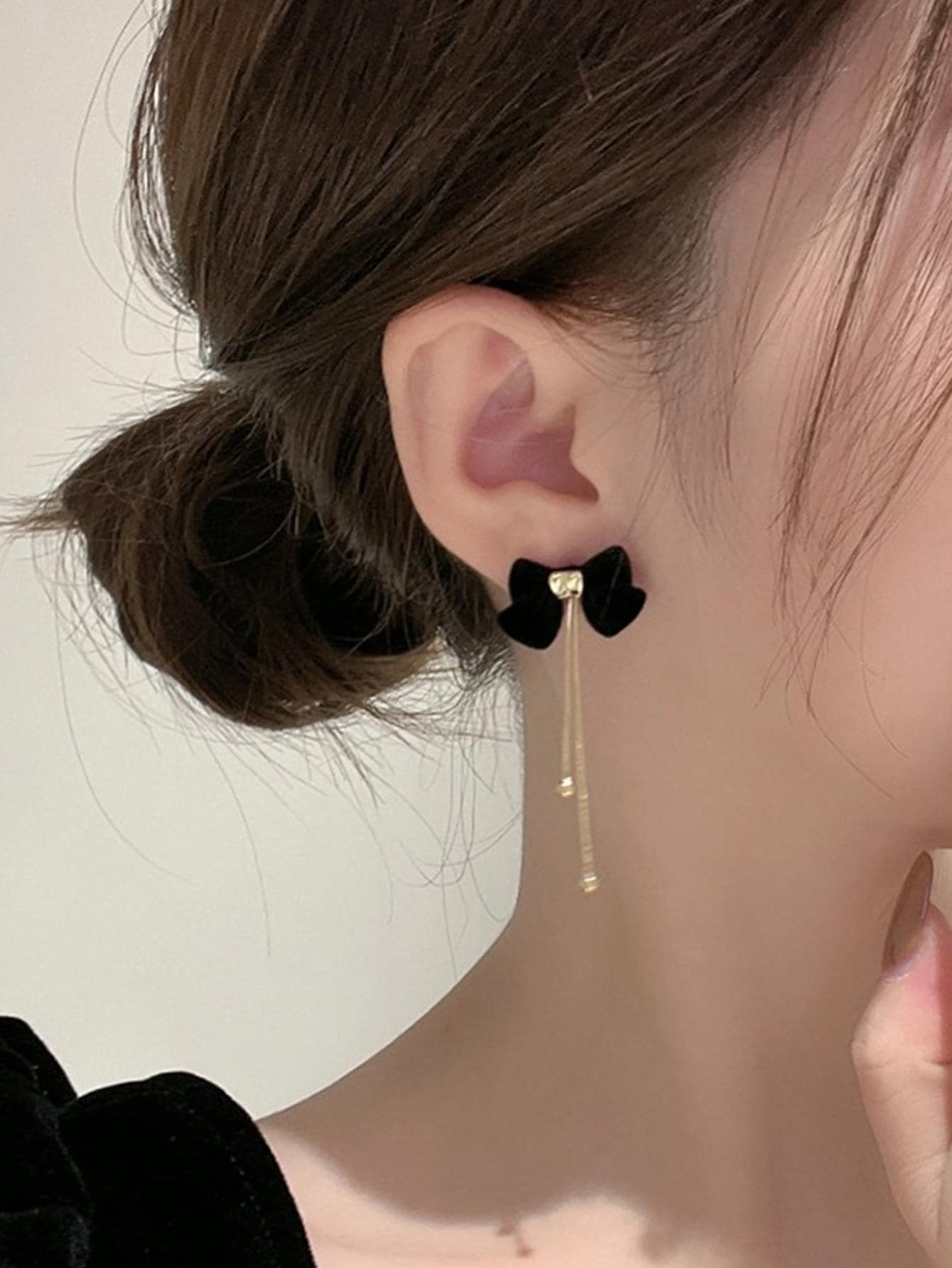 Pendientes con diseño de lazo - Negro - Ver 1