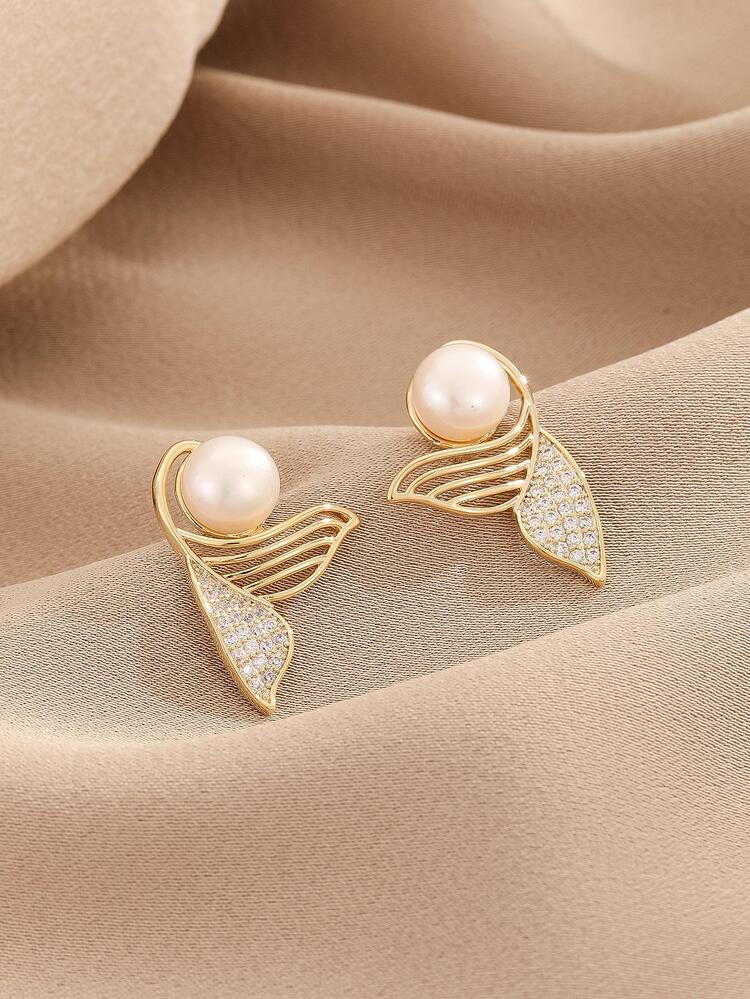 2pcs Faux Pearl Decor Fish Tail Design Stud Earrings - Yellow Gold - View 1
