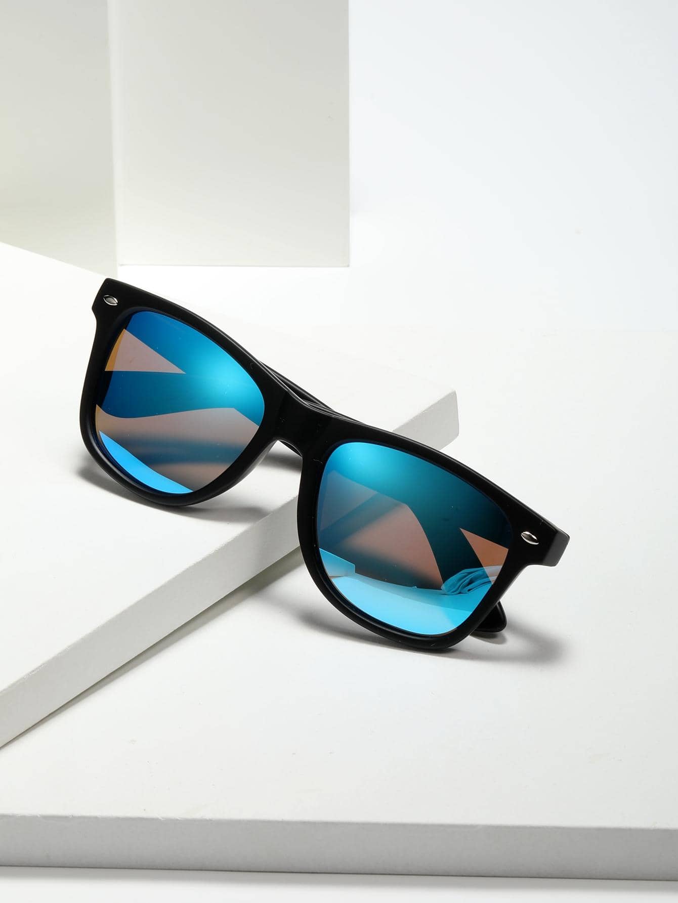 1 chiếc kính mát thời trang du lịch cổ điển dành cho nam, tròng kính câu cá, bản lề lò xo, đeo thoải mái, họa tiết vân gỗ in nước, thích hợp để câu cá, đạp xe, đi bộ đường dài dưới ánh nắng mặt trời mùa hè, ngoài trời, bề mặt gọng mờ (không dùng để đọc trên màn hình LED), [Bao gồm dây đeo và khăn lau kính] (Vân gỗ in nước/Vật liệu gỗ không phải tự nhiên)