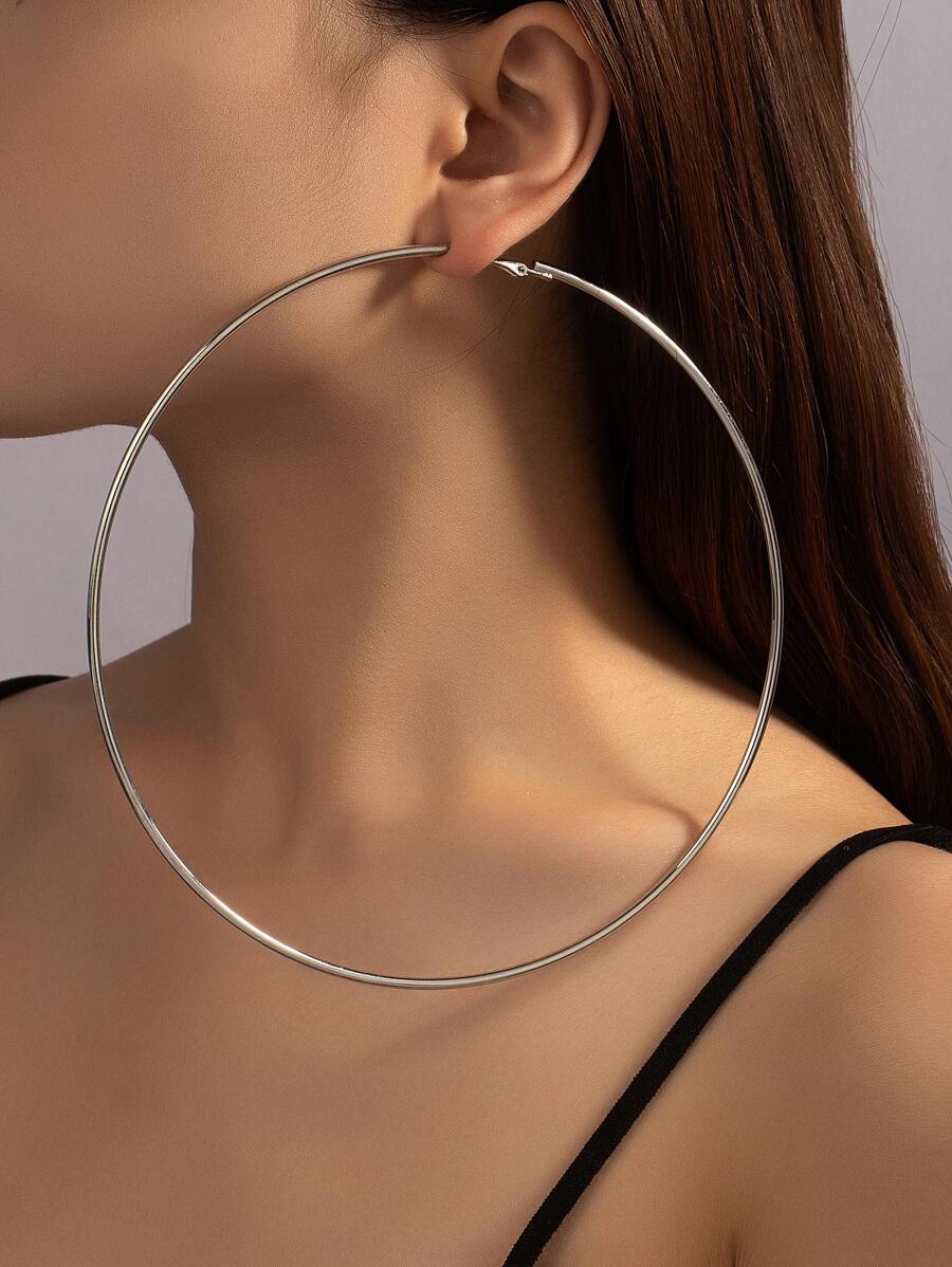 Hoa tai vòng tối giản