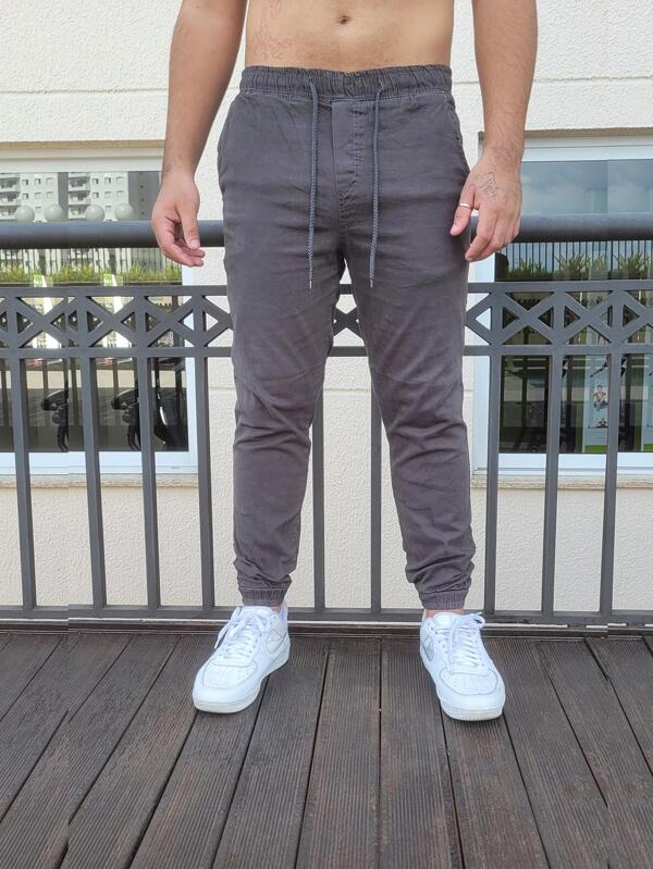 Calça Jogger Cinza Sarja Masculina Slim Fit com Elastano