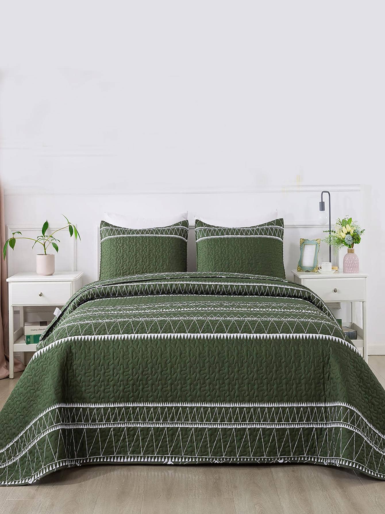 Geometric Pattern Quilted Bedspread Set - Dark Green - View 1