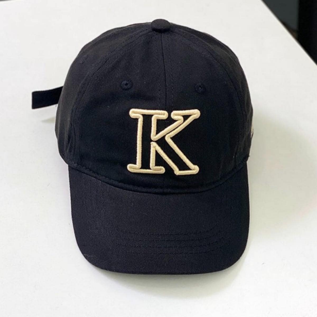 字母刺繡棒球帽 - 黑色 - 查看 1