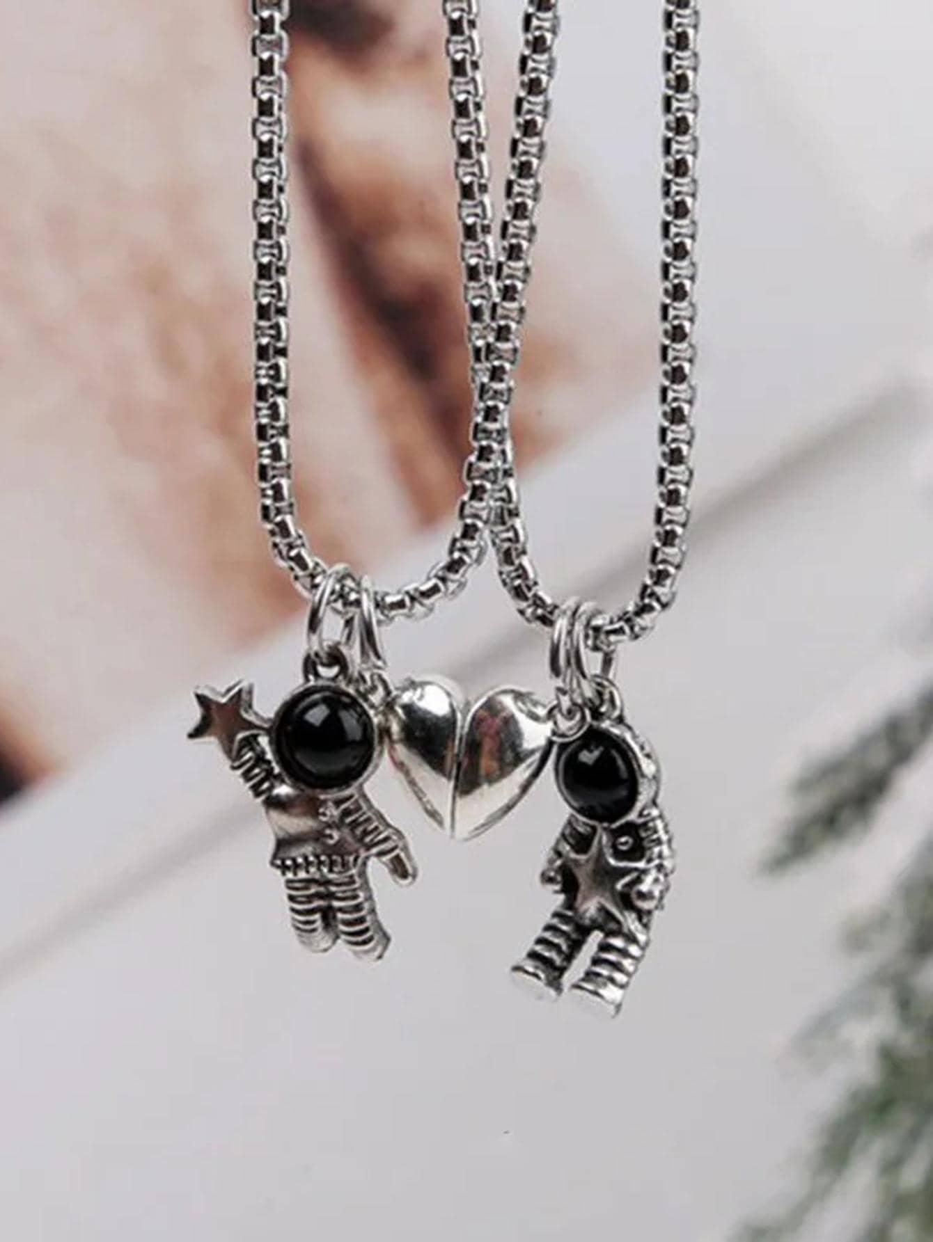 2 cái/bộ Phi Hành Gia Mặt Dây Chuyền Vòng Cổ - Bạc - Xem 1