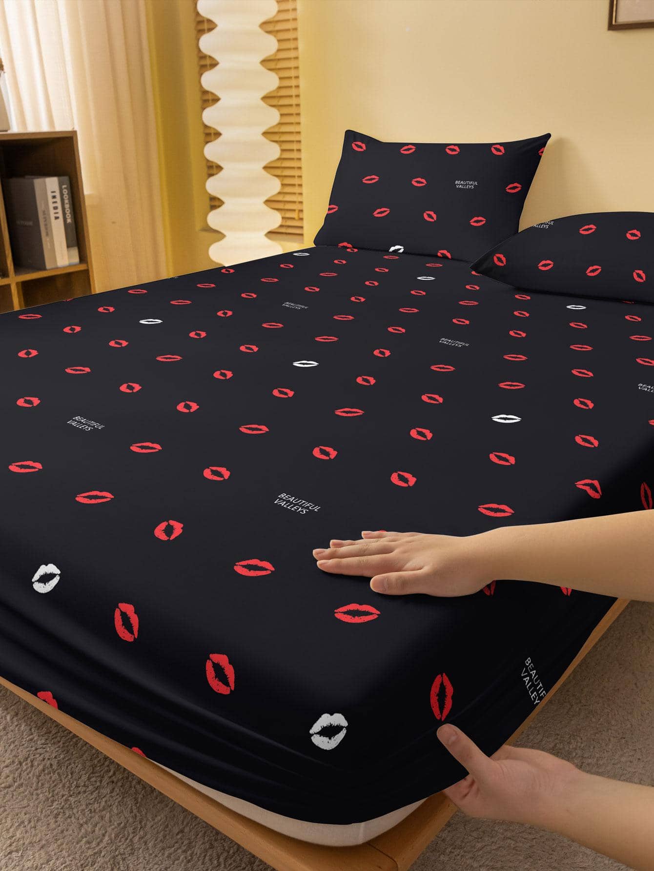 1pc Ultra Soft Printed Fitted Sheet, Home Bedding, Lightweight Bed Sheet, Multicolor Mattress Cover, Soft And Breathable, Suitable For All Mattress Sizes - Single, Double, Queen, King, All Seasons, Indoor Decoration, Machine Washable (Pillowcase Not Included) - Multicolor - View 1