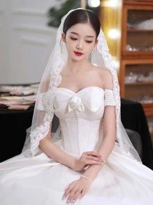 Women Leaf & Flower Embroidered Romantic Bridal Veil For Wedding Elegant