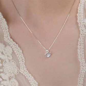 Exquisite Cubic Zirconia Decor Swan Pendant Necklace For Women For Daily Decoration
