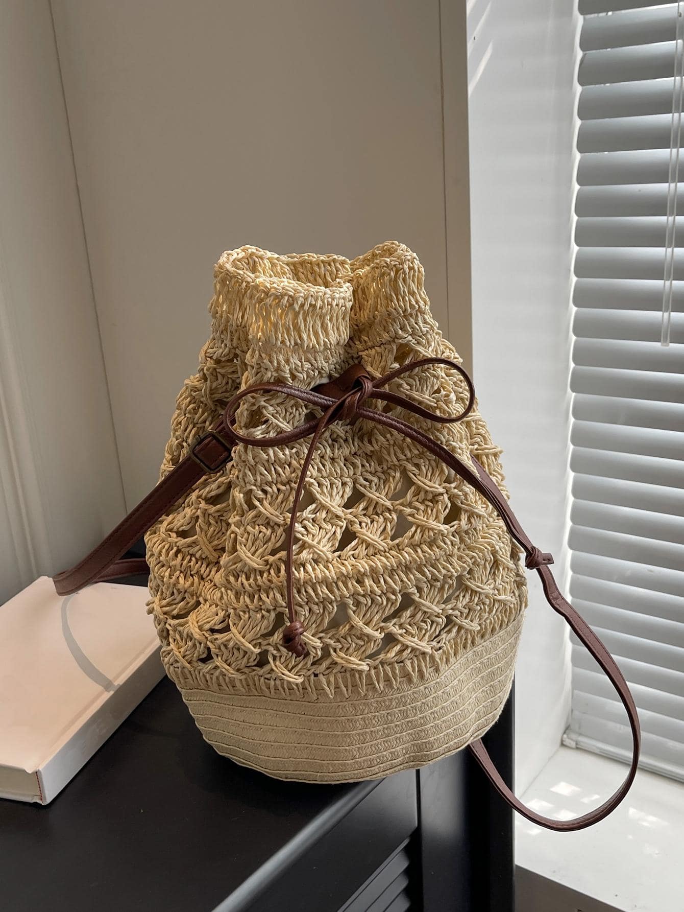 鏤空草編包抽繩,完美適合夏天海灘旅行度假 - 白色 - 查看 1