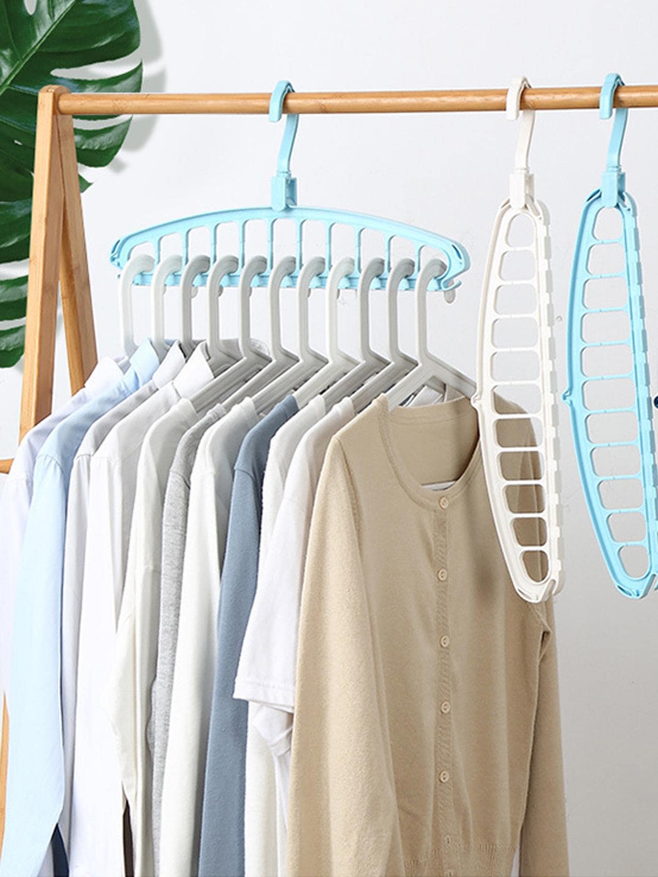 1 cái móc treo quần áo đa chức năng màu xanh - Màu xanh nhạt - Xem 1