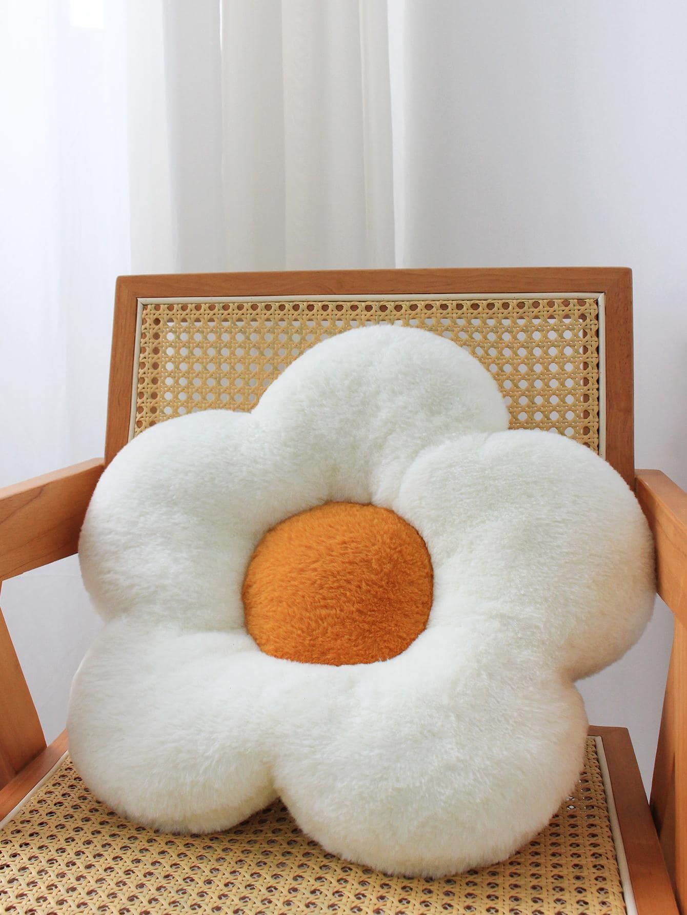 1pc Flower Shaped Cushion, Modern Polyester Sofa Cushion For Home - White - View 1