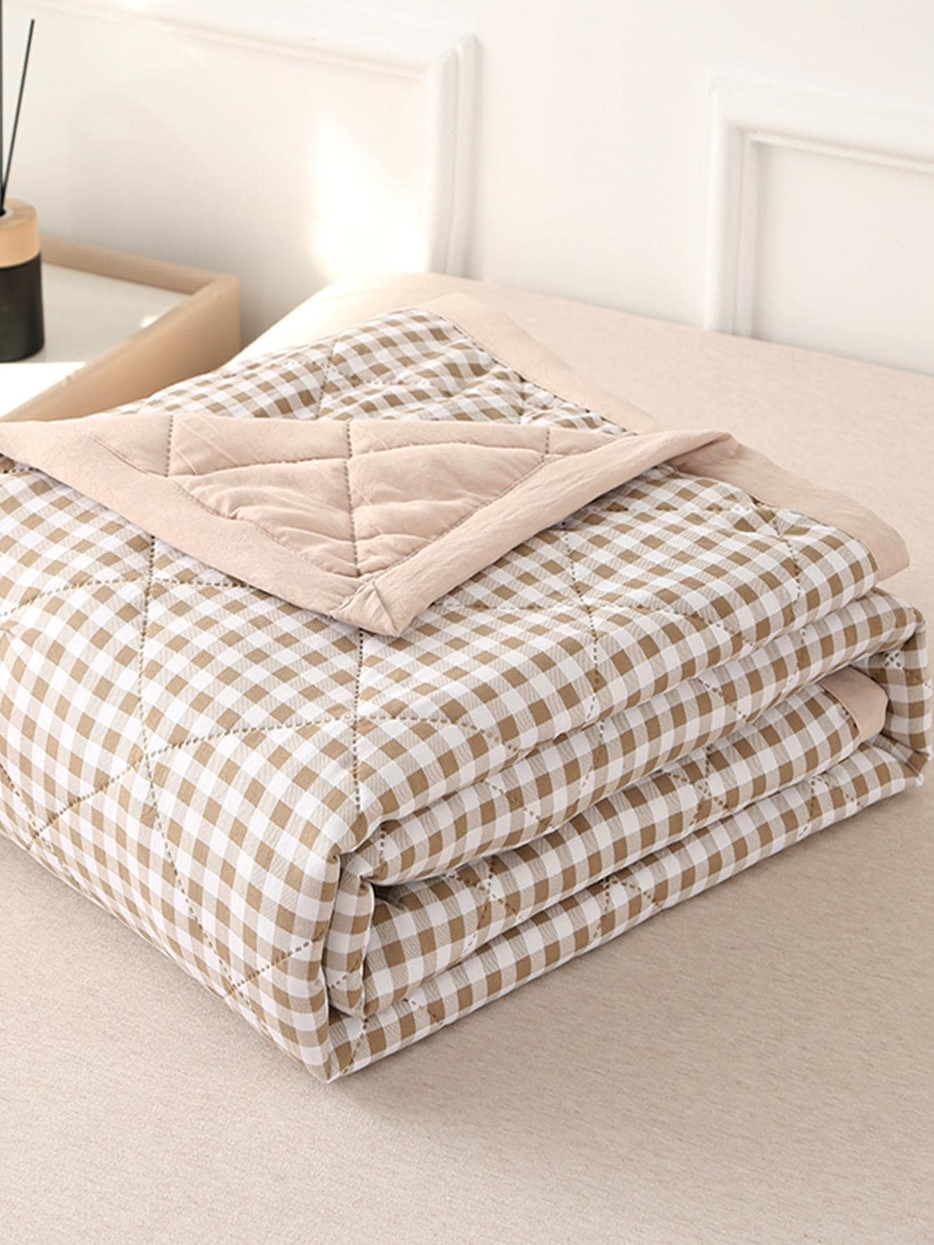 1pc Gingham Print Quilt, Modernist Fabric Bedspread For Summer - Multicolor - View 1