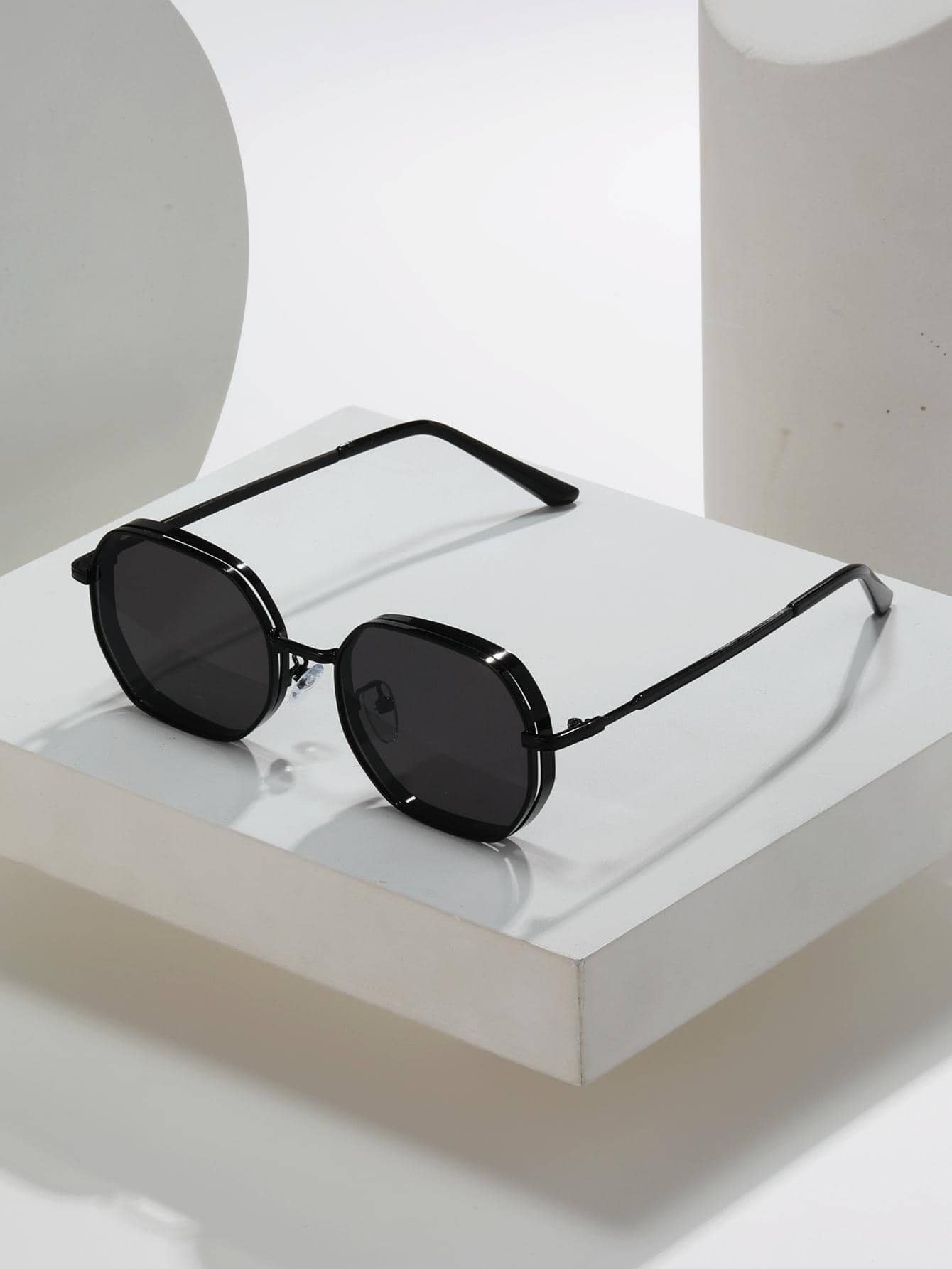 1pc Summer Men Metal Geometric Polygon Fashion Glasses, Fashion Street Style Glasses - Black, Gold, Silver, Brown, Suitable For All Seasons, Thick Frame With Ventilation Holes Designy2kfestival - 黑色 - 查看 1