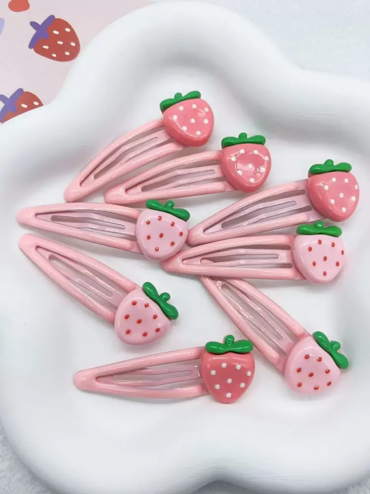 ストロベリー柄 ヘアクリップ 4個セット、かわいいバレンタインデー用