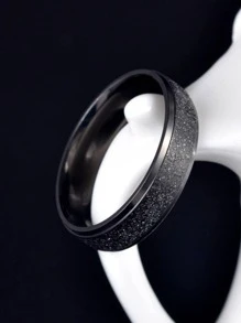 1 chiếc nhẫn thép titan mờ tối giản, thiết kế phổ biến, đa năng, nhẫn cưới đôi, nhẫn ngón tay lãng mạn sang trọng cho phụ nữ thanh lịch, quà tặng, phụ kiện tiệc tùng, nhẫn thép không gỉ thời trang đường phố cho nam phong cách rockstar cổ điển - màu đen - Xem 3