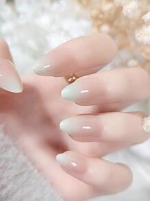 1 套 24 片短杏仁形裸色渐变假指甲，带按压式和 1 个指甲贴和 1 个果冻凝胶，适合女士日常佩戴美甲用品指甲