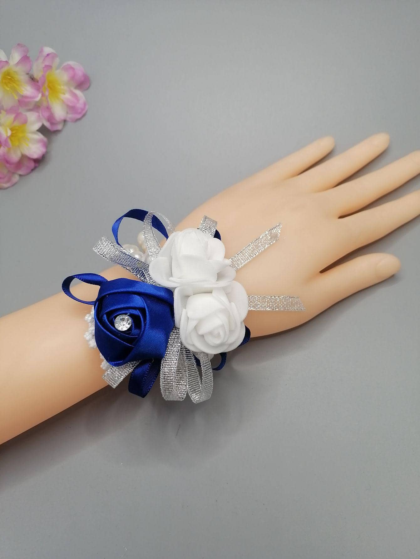珍珠和花朵裝飾手腕胸花 - 藍白色 - 查看 1