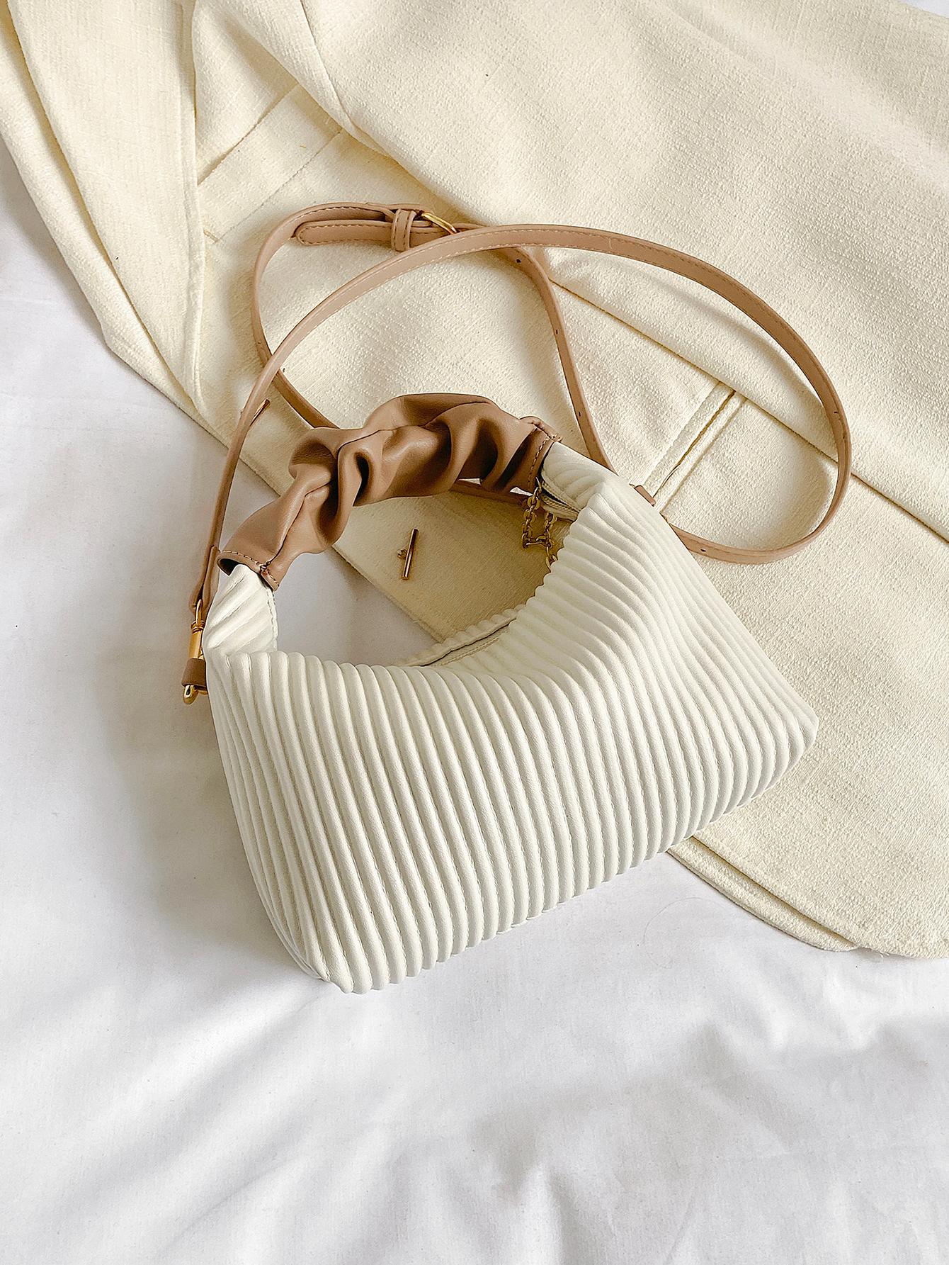 حقيبة كتف عصرية بلونين بتصميم بسيط ومتناغم وعملي