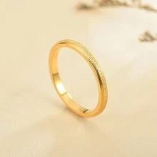 1 件女士时尚不锈钢 2 毫米宽经典戒指，手工制作，尺寸略有差异 - 金黃色 - 查看 3