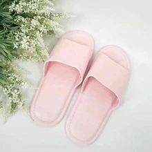 Preppy Slide cho nữ, Dép PVC một băng có họa tiết nổi - Hồng - Xem 2