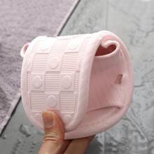 Preppy Slide cho nữ, Dép PVC một băng có họa tiết nổi - Hồng - Xem 4