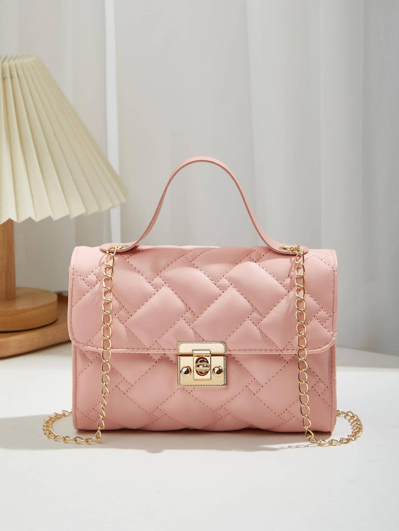 Túi đeo chéo nắp nhỏ màu hồng với các chi tiết đường khâu - Hồng - Xem 1